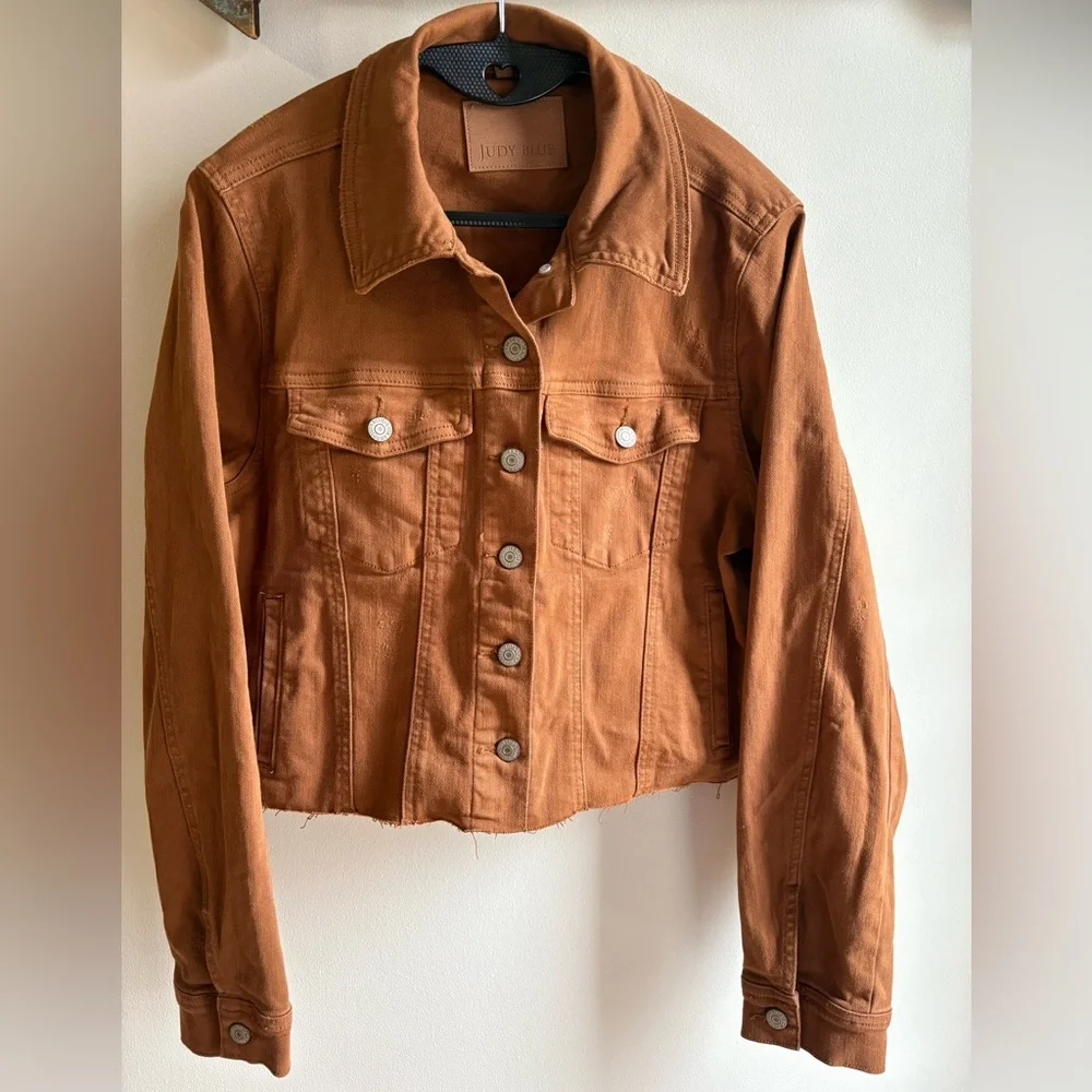 JUDY BLUE CAMEL GARMENT DYED GRINDING CROPPED DENIM JACKET LARGE - Picture 2 of 16